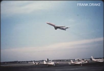 Airplane in flight 106